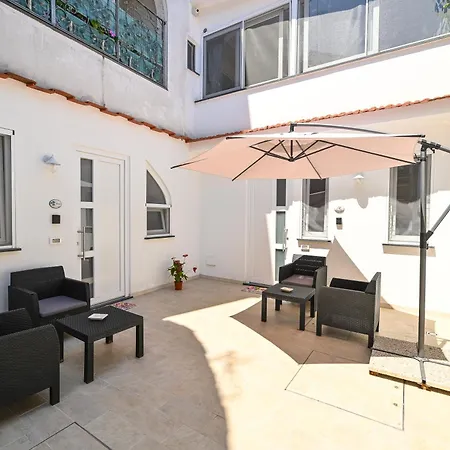 Lucia's Appartement Ischia